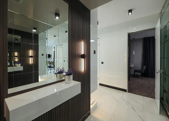 Lux Γκότσε Ντέλτσεφ